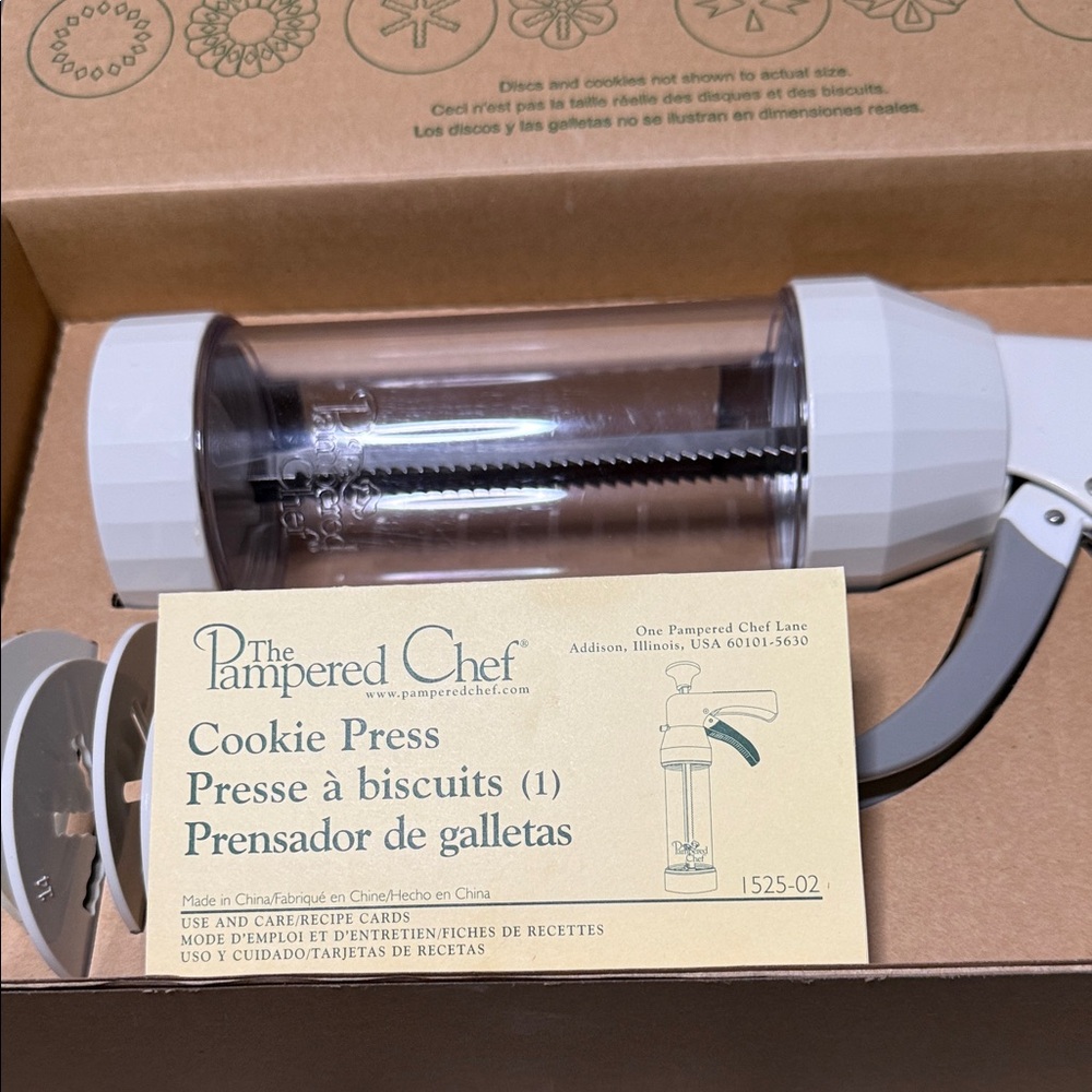 The Pampered Chef White Cookie Press
